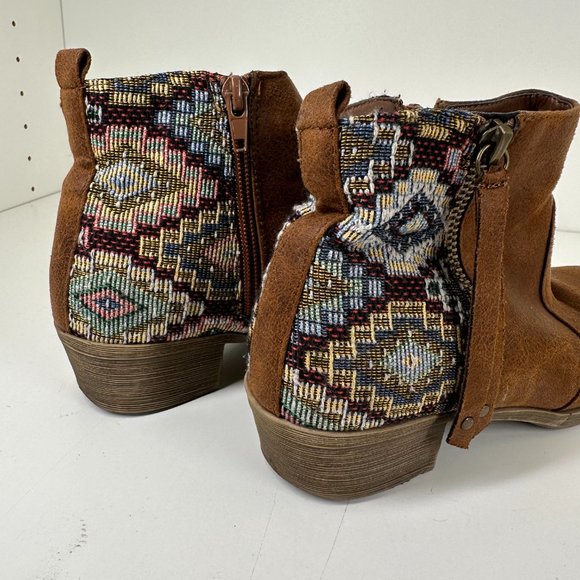 Brown Booties w/Fabric Pattern | 6.5 - Picture 3 of 4